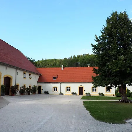 Schloss Ehrenfels Апартаменты