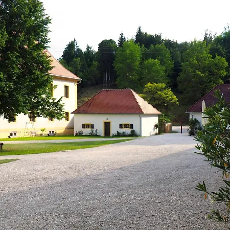 Schloss Ehrenfels Апартаменты *